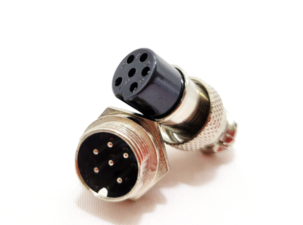 PAR DE PLUG y JACK PARA CHASIS GDE, 6 PIN, PARA MICRÓFONO / MODELO. PJM-105